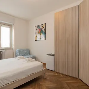 https://i-host-apartment-giambellino-40.it-lombardy.com